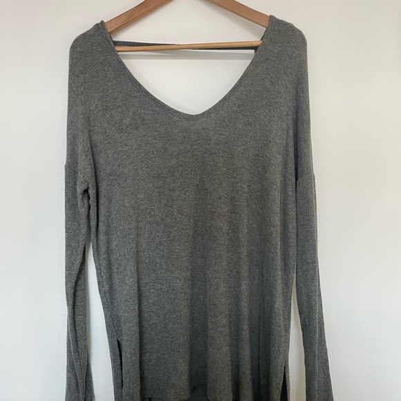 Fine grey long sleeve from Garage 🤍 - Picture 2 of 2